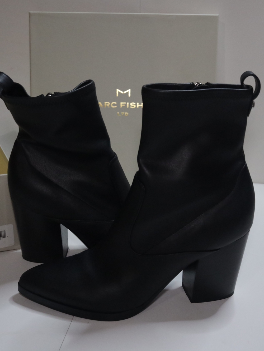 MARC FISHER LTD Black Leather Avalyn2 Chic Point Toe Ankle Shaft Bootie 8.5 US
